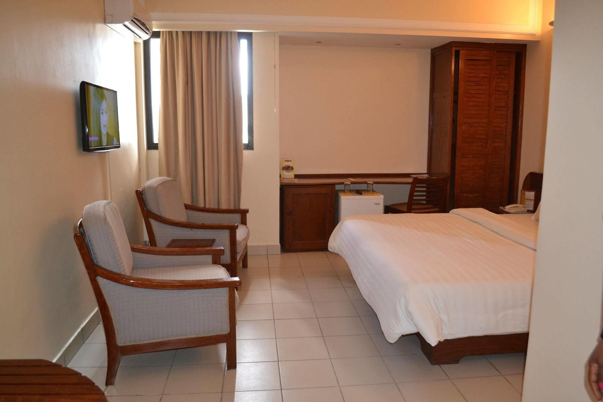 Planet Hotel Douala Exteriér fotografie