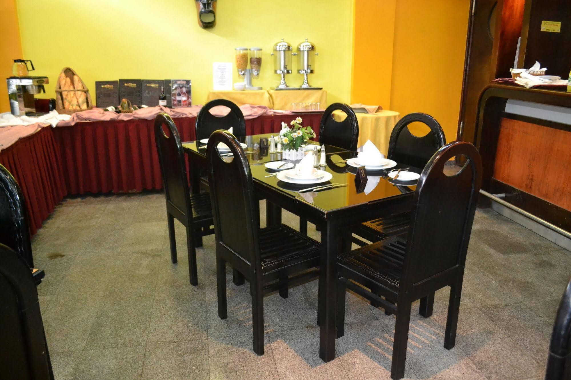 Planet Hotel Douala Exteriér fotografie